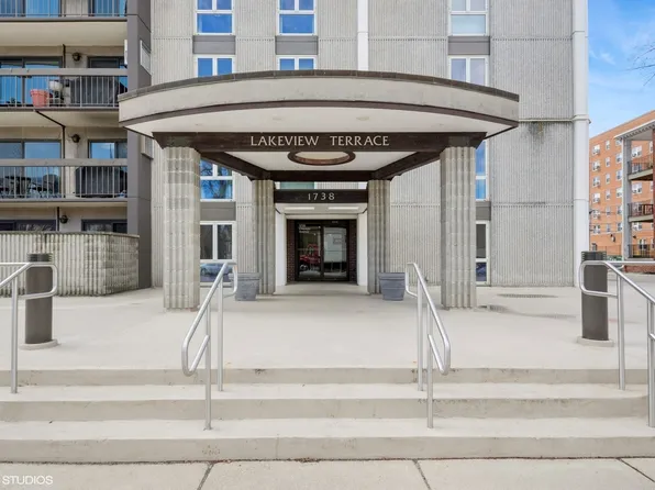 1738 Chicago Ave APT 402, Evanston, IL 60201