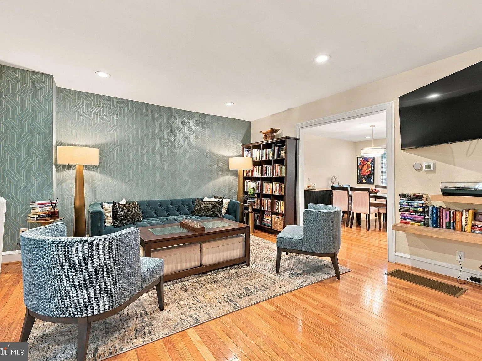 3 bed, 3.0 bath, 1360 sqft, $2,750 — Photo 4
