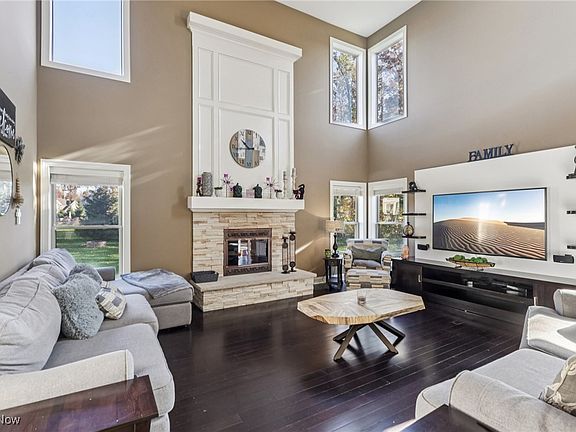 3rd image of 4641 Stag Thicket Ln