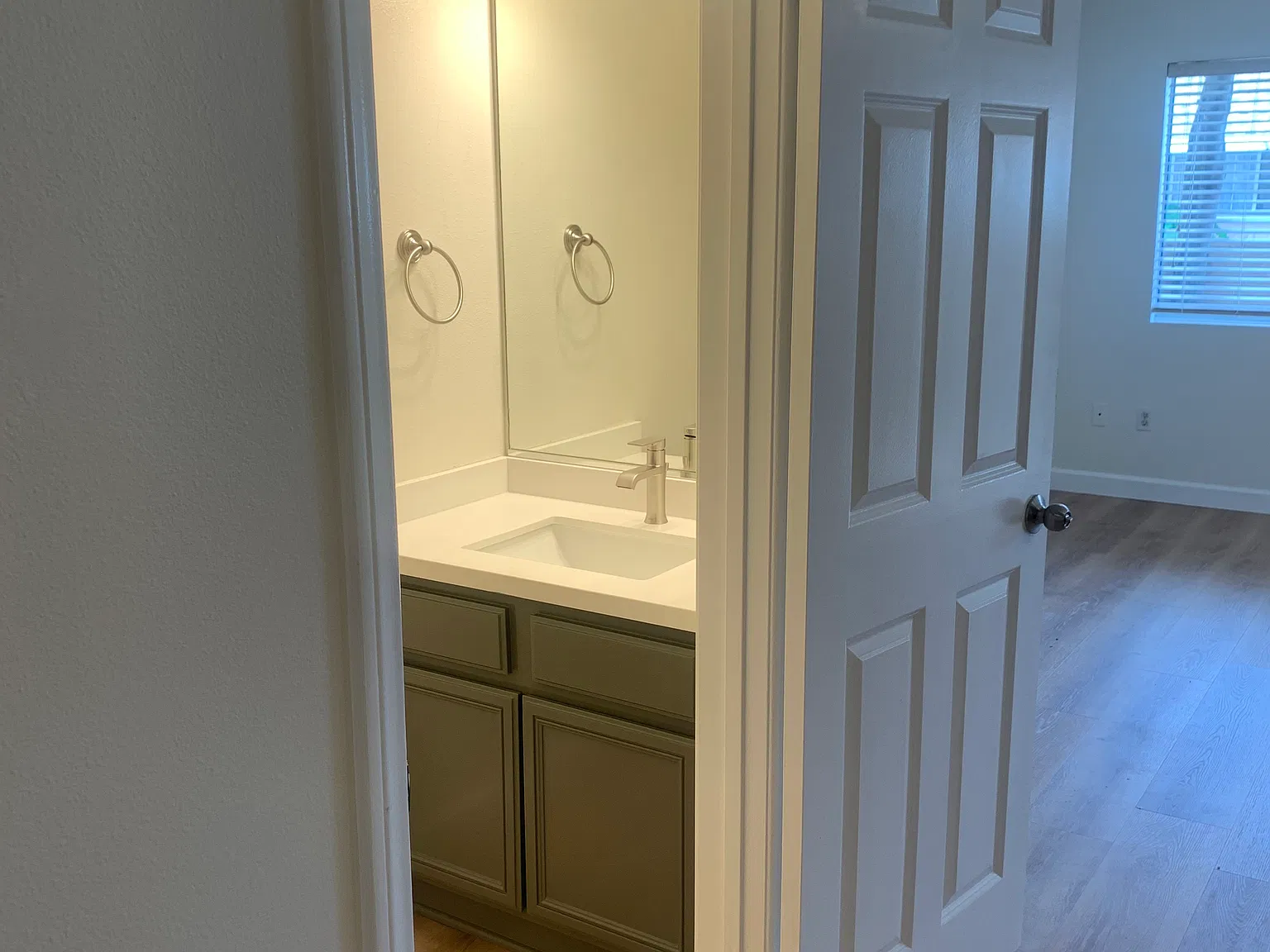 2 bed, 1.5 bath, 1239 sqft, $2,595 — Photo 4