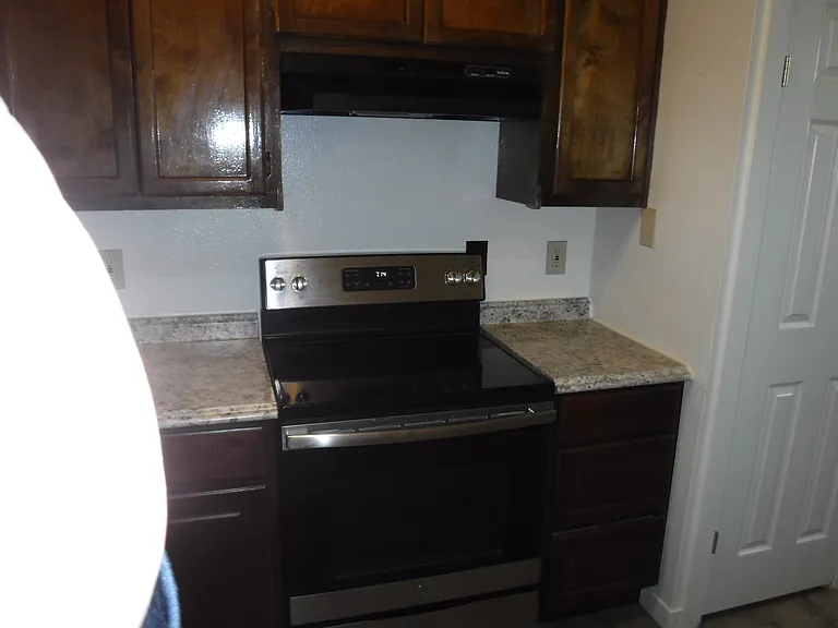 364 16th St #2 — Photo 3
