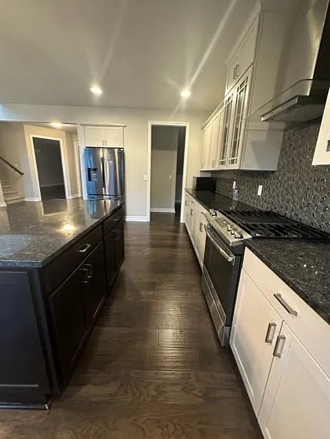 4 bed, 3.5 bath, 3000 sqft, $4,700 — Photo 4