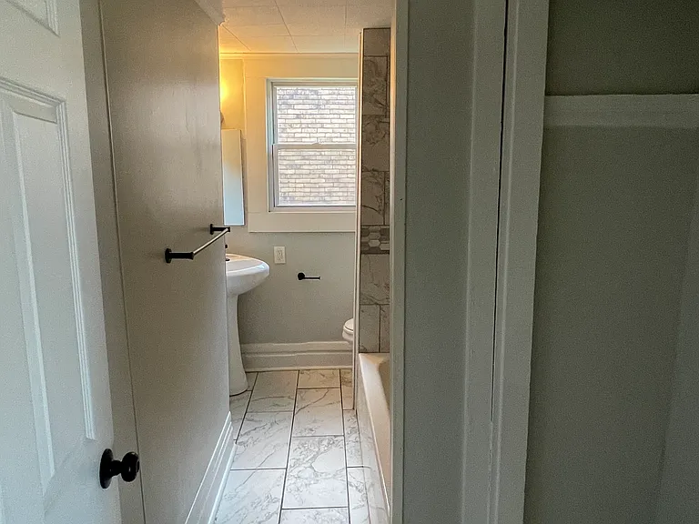 7526 Dickson St — Photo 25