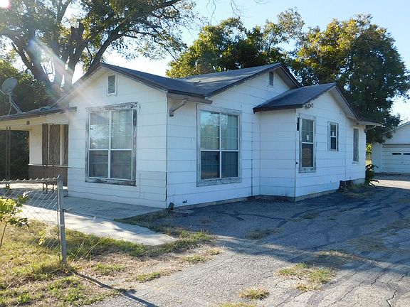 2nd image of 131 Alves Ln
