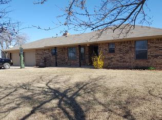 1302 N Richland Rd, Tuttle, OK 73089