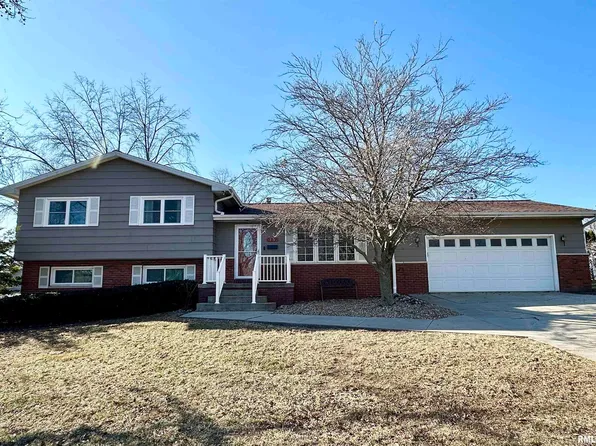 15 Forest Park E, Jacksonville, IL 62650