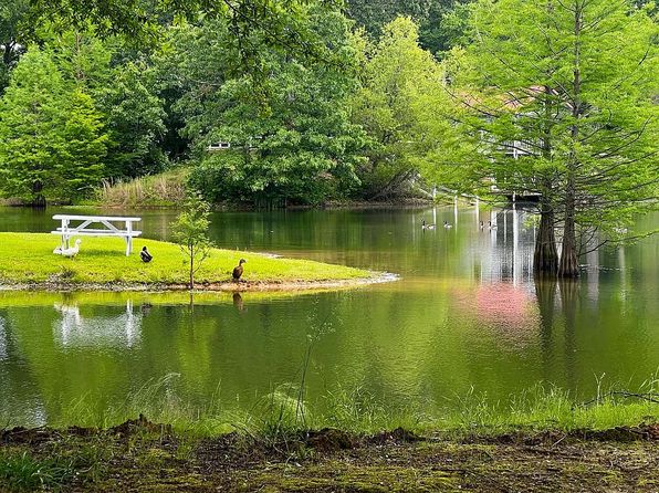 2455 Jenkins Dr, Rossville, TN 38066
