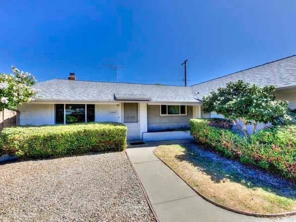 2228 Maple St, Costa Mesa, CA 92627
