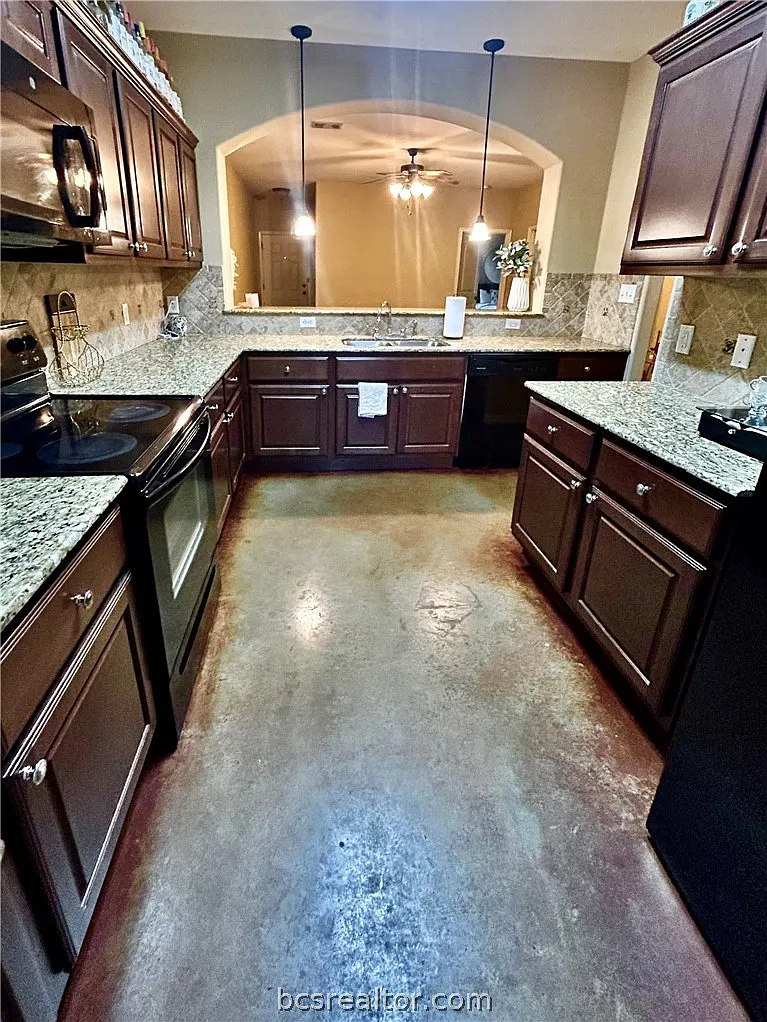 3 bed, 1267 sqft, $1,950 — Photo 3