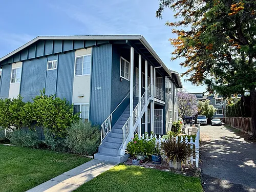 2870 Joseph Ave Photo 1