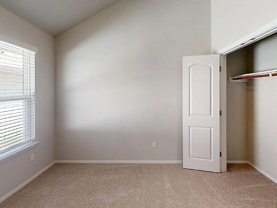 1st image of 185 Heather Glen Way