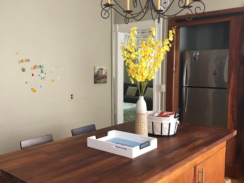 1st image of 128 Nash St #1