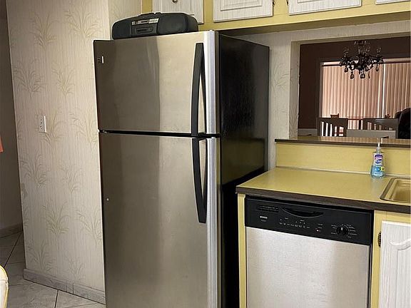 3rd image of 4050 NW 42nd Avenue #415