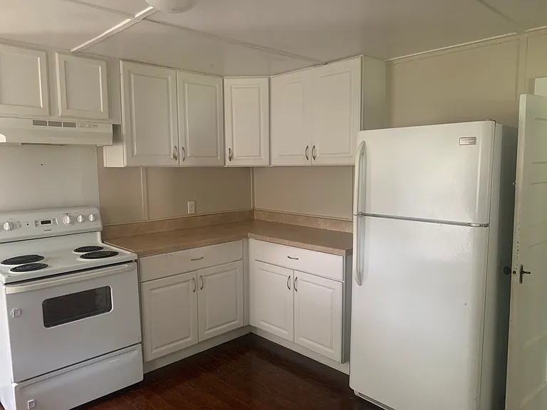 346 Cottage St #B — Photo 2
