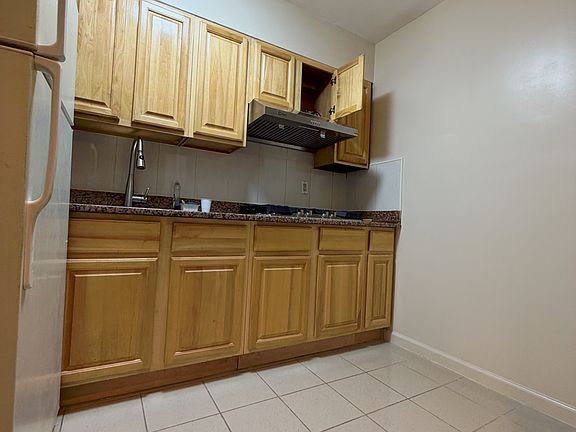 4th image of 184 Bay 43 St #1