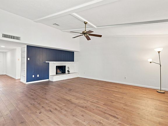 4th image of 15427 Empanada Dr