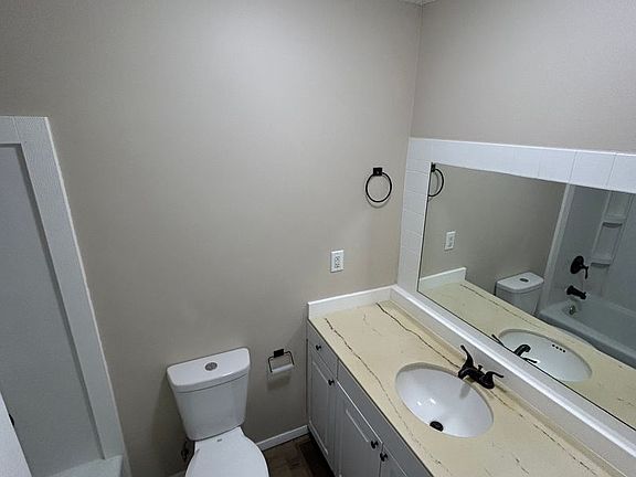 4th image of 2804-2806 N Kaster Ct