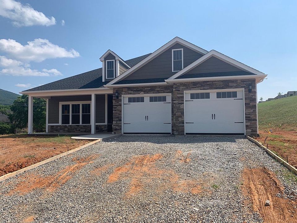 2nd image of 37 Sanderson Dr