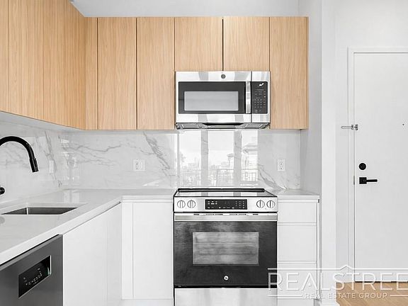 4th image of 105 Rogers Ave #3A