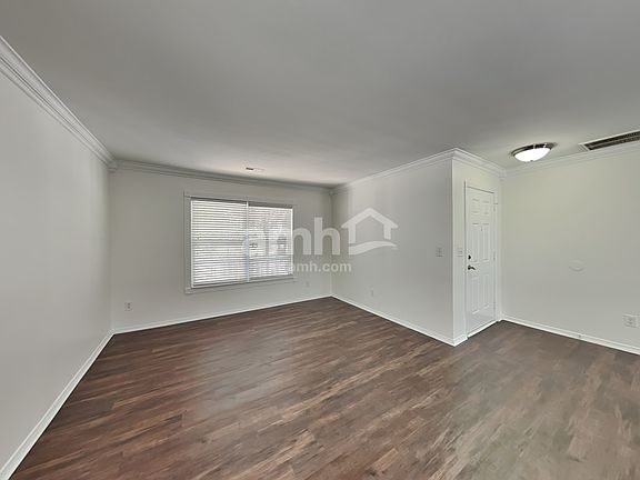 3rd image of 2716 Buckleigh Dr