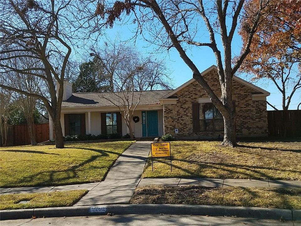1st image of 2202 Meadow Ln