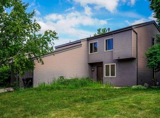 3 Chatsford Ct, Bloomington, IL