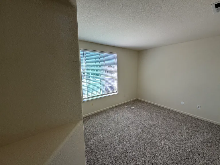 2154 Devin Ct — Photo 15