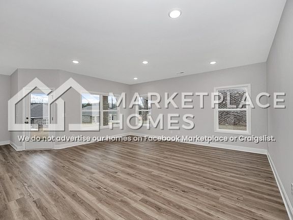4th image of 129 Rose Valley Dr