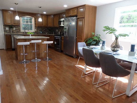 2nd image of 105 Lee Ave