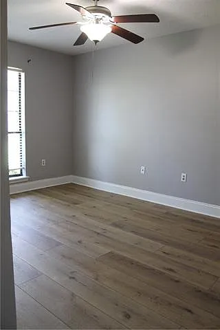 442 Cedar Ln — Photo 9