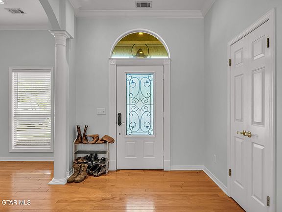 3rd image of 88 Sir Henry Dr