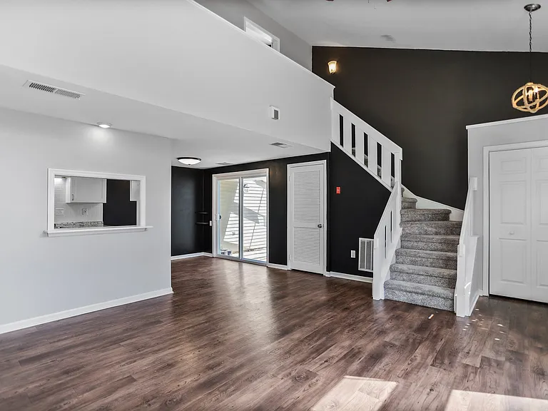 1523 Kensington Dr — Photo 24