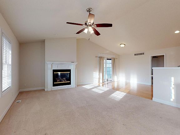 3rd image of 2815 Bristol Dr