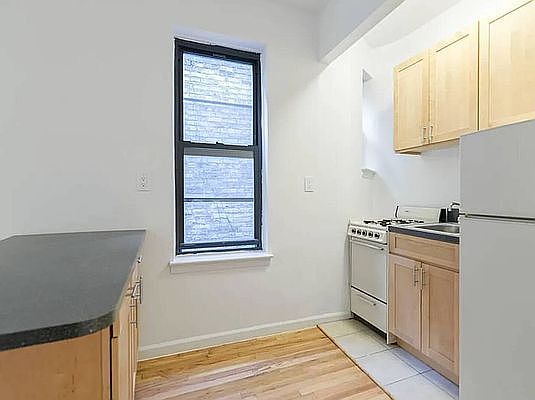 2nd image of 316 E 90th St #2H