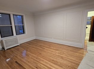 31-32 37th St #2R, Astoria, NY 11106