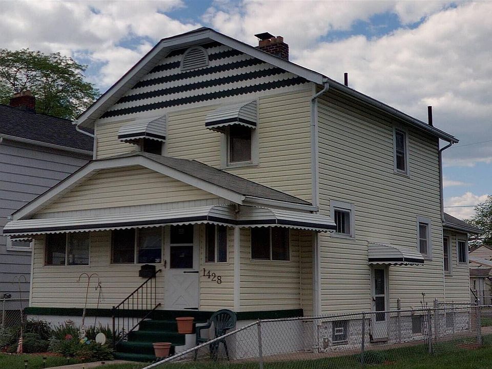 1st image of 1428 22nd Ave