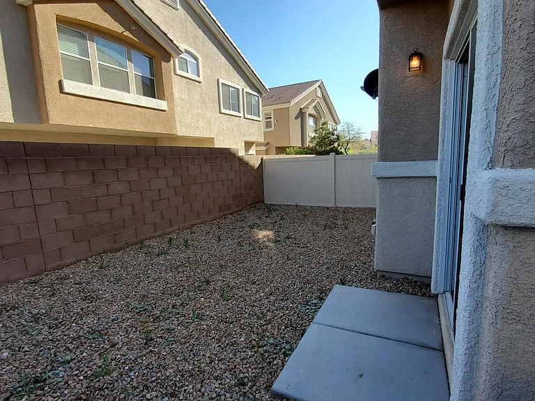 Private Backyard - Pic1