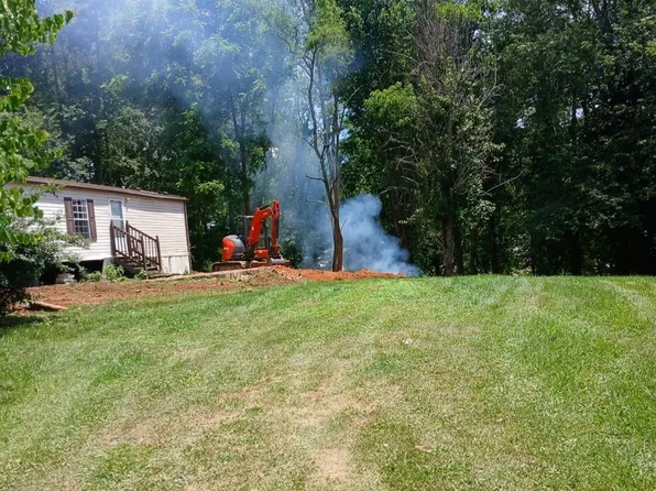 110 Maple Knoll Ln, Waynesville, NC 28786