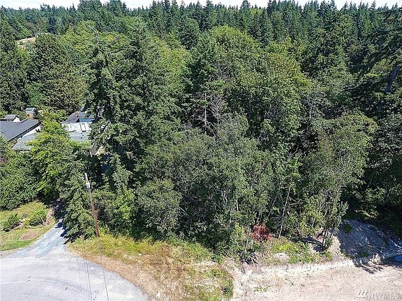 2nd image of 9 Circle Dr