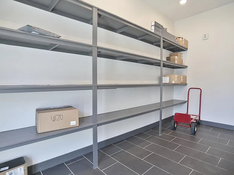 Altair Luxury Apartments — Photo 31