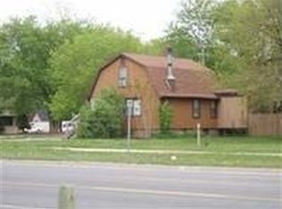 675 E Maple Rd, Troy, MI 48083