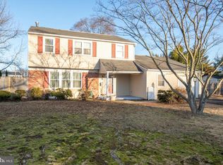 240 Clearfield Cir, Warminster, PA 18974