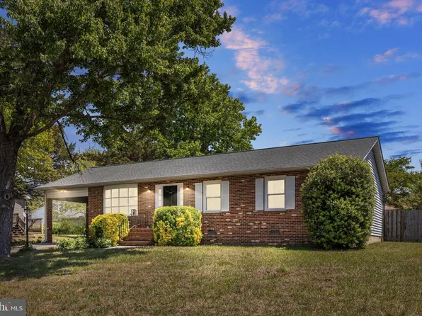 6 Juniper Ct, Fredericksburg, VA 22408