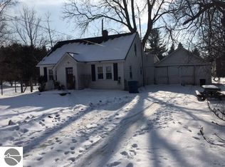 215 W Main St, Sterling, MI 48659