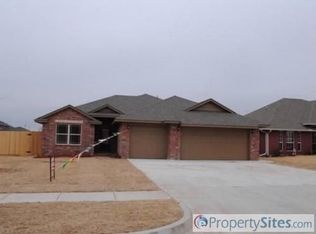735 E Pointe Court Ln, Mustang, OK 73064