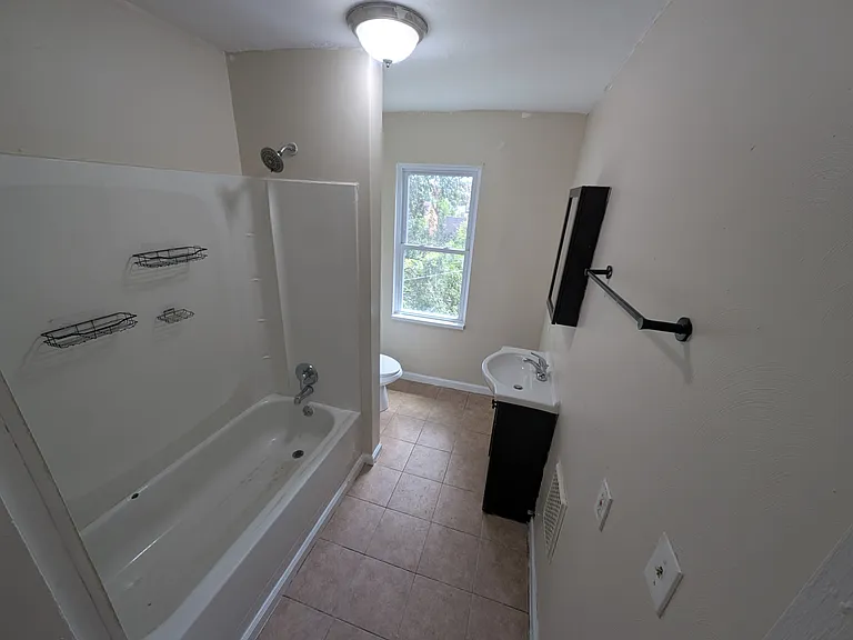 128 Charles St — Photo 2