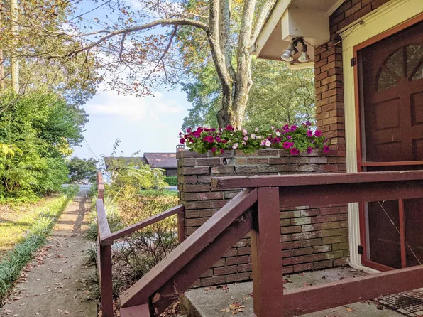 319 Walsh Rd APT B, Chattanooga, TN 37405