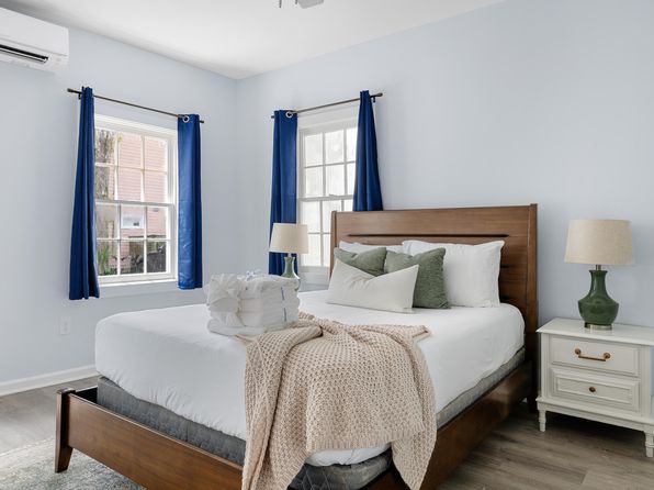 charleston-south-carolina-2057762737 picture