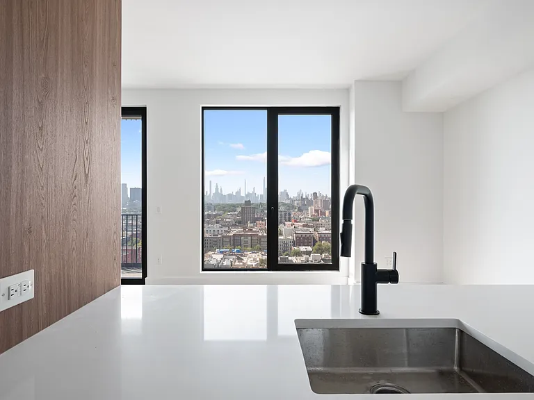 224 W 124th St #1700 — Photo 3