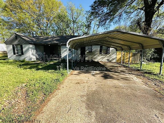 3rd image of 830 Marsh Ave
